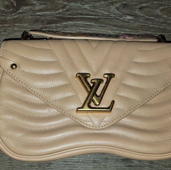 LOUIS VUITTON New Wave Chain MM Crossbody Bag - Picture 11 of 11